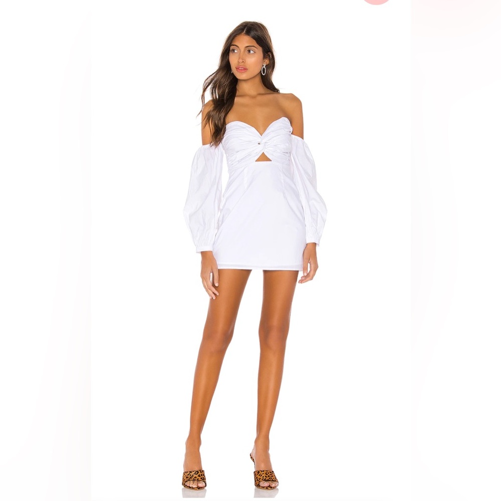 White mini dress (Flynn Ruched Sleeve Dress in White
superdown)